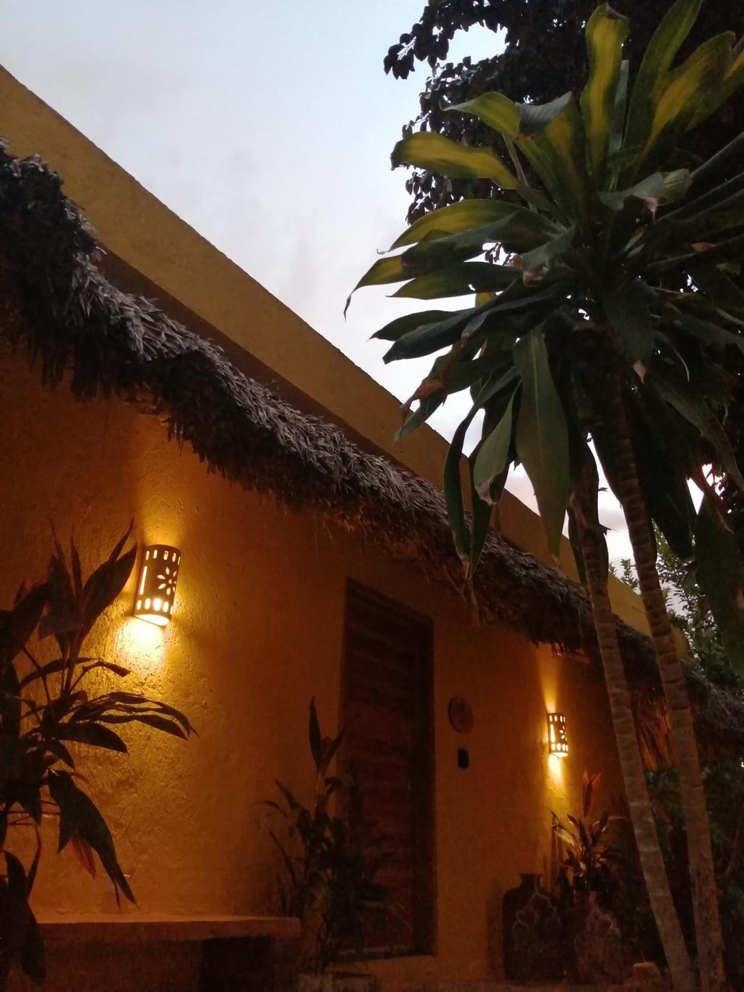 Suites De Piedra Y Colores En Chichen Itza Piste Exterior photo