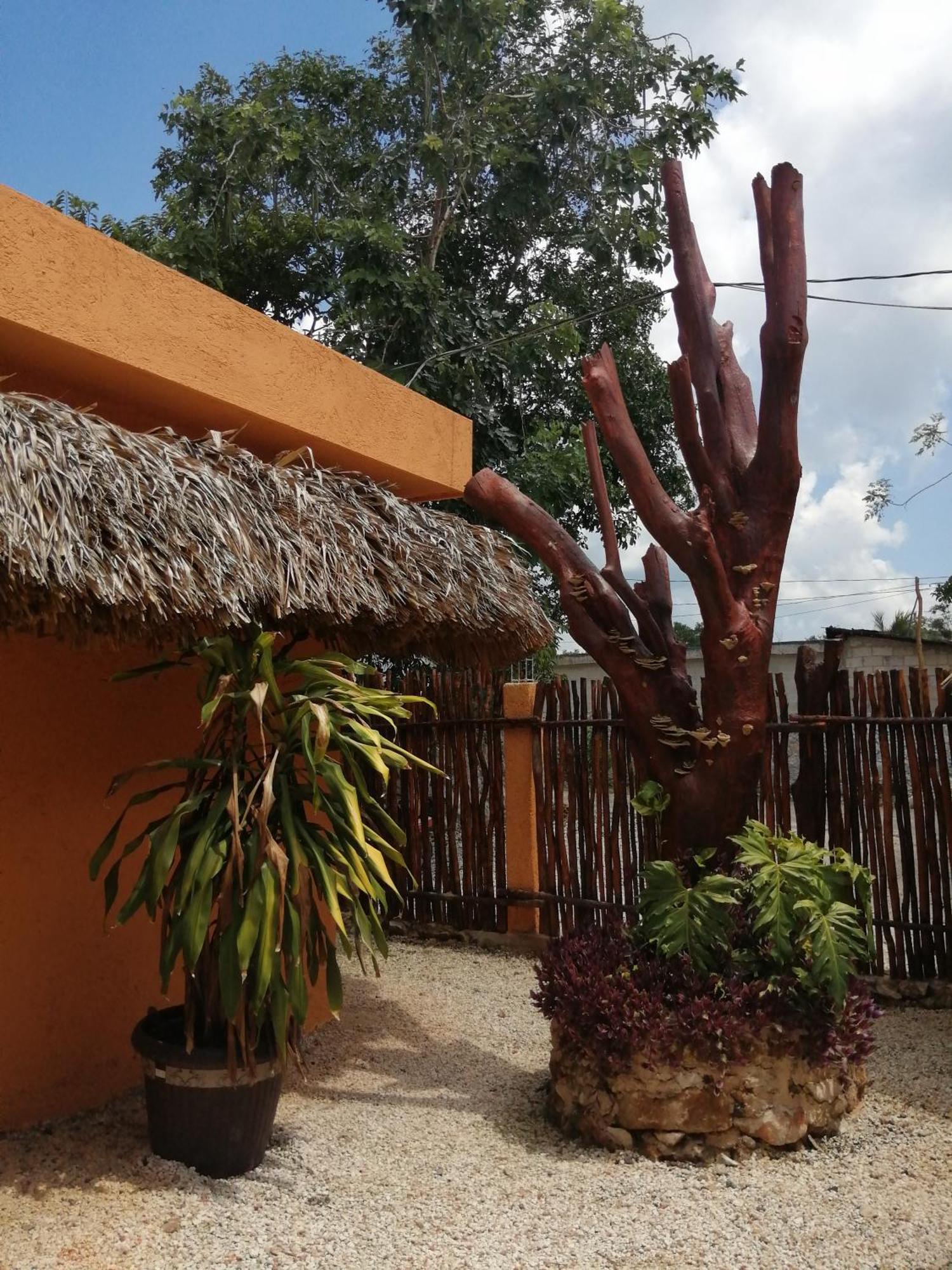 Suites De Piedra Y Colores En Chichen Itza Piste Exterior photo